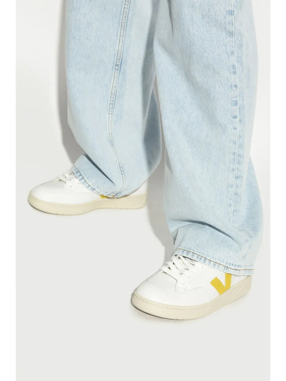 VEJA V12 Chromefree Leather