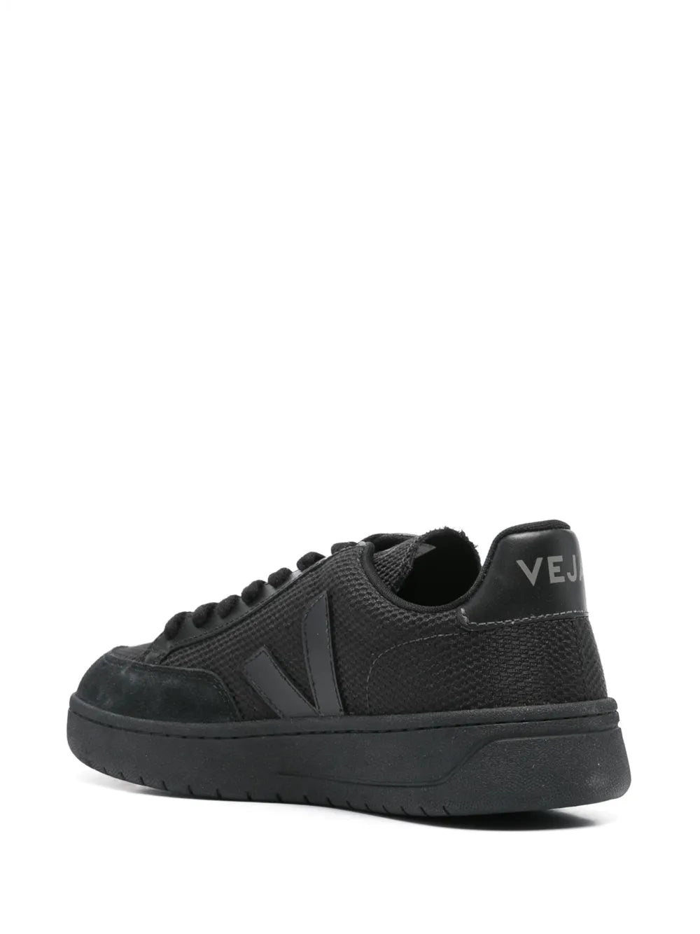 VEJA V-12 B-Mesh